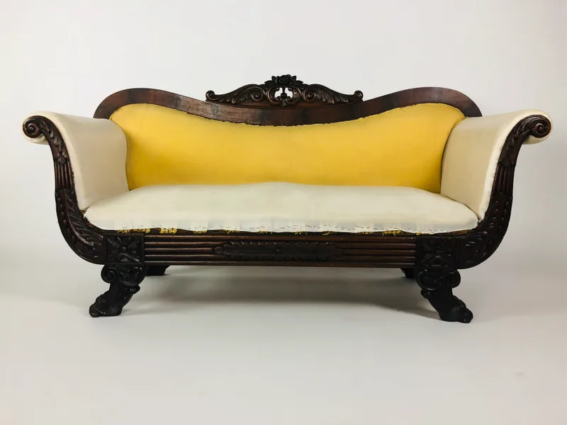 Biedermeier bank na de herstoffering, beeld 2