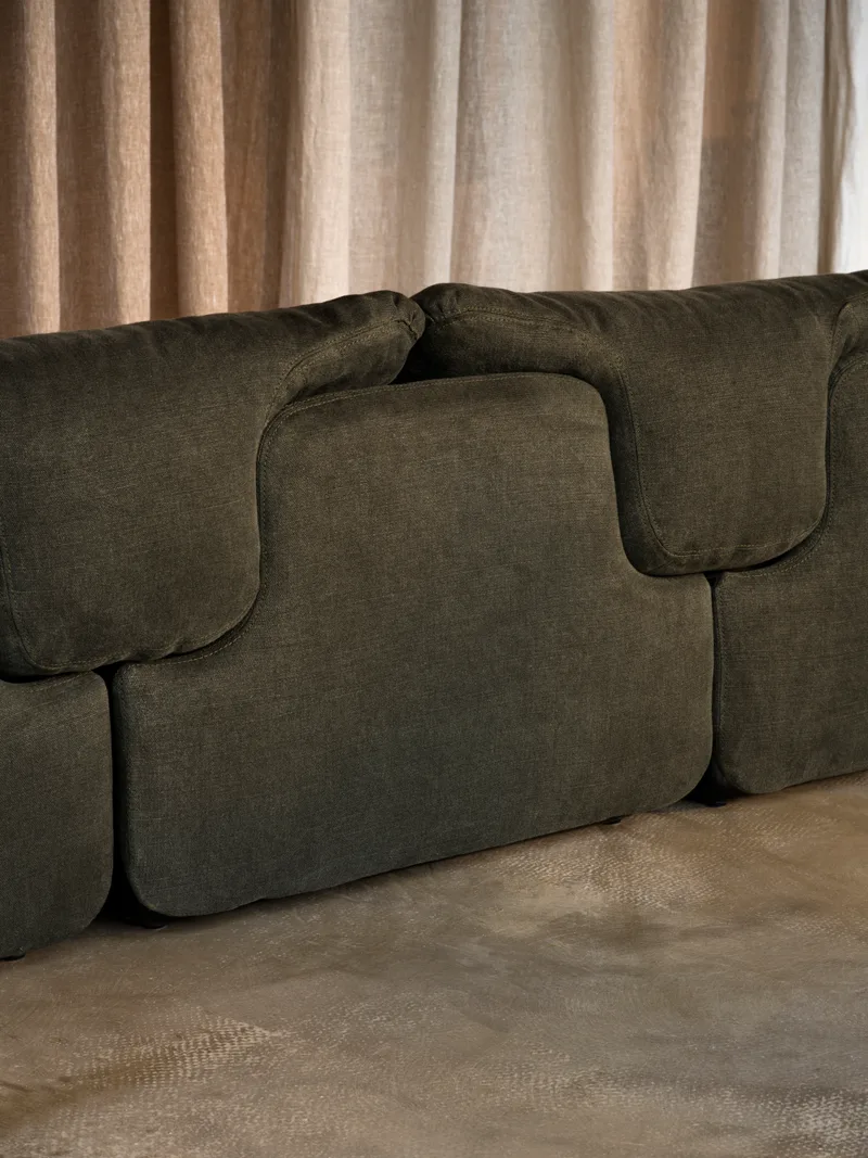 Confidential Sofa na de herstoffering, beeld 2