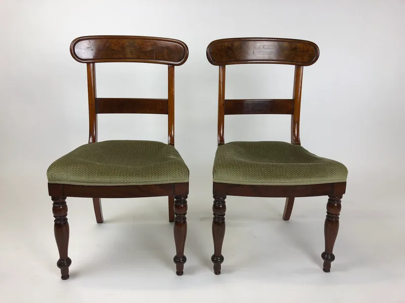 Eetkamerstoelen voor de herstoffering, beeld 1