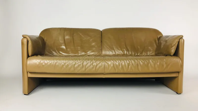 Leolux Bora Bora Sofa voor de herstoffering, beeld 1
