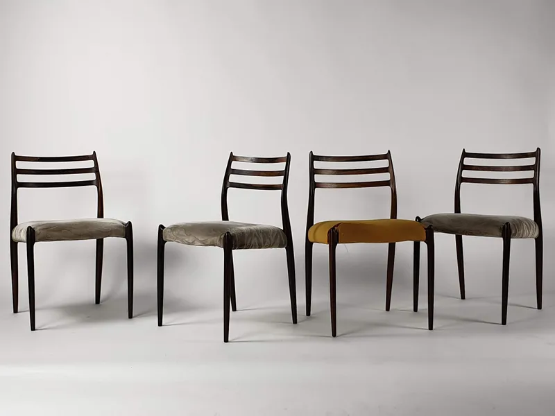 Niels Otto Møller vintage chairs voor de herstoffering, beeld 2